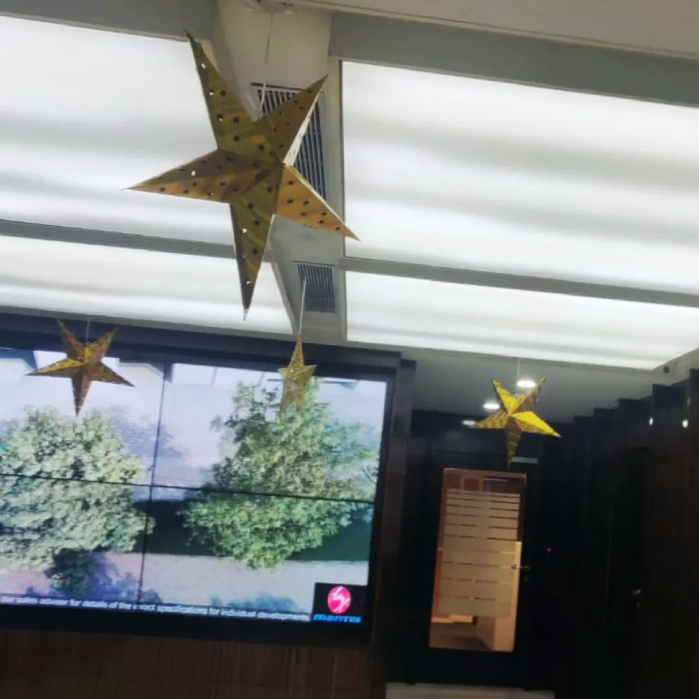Professional Christmas decor for office interiors Today